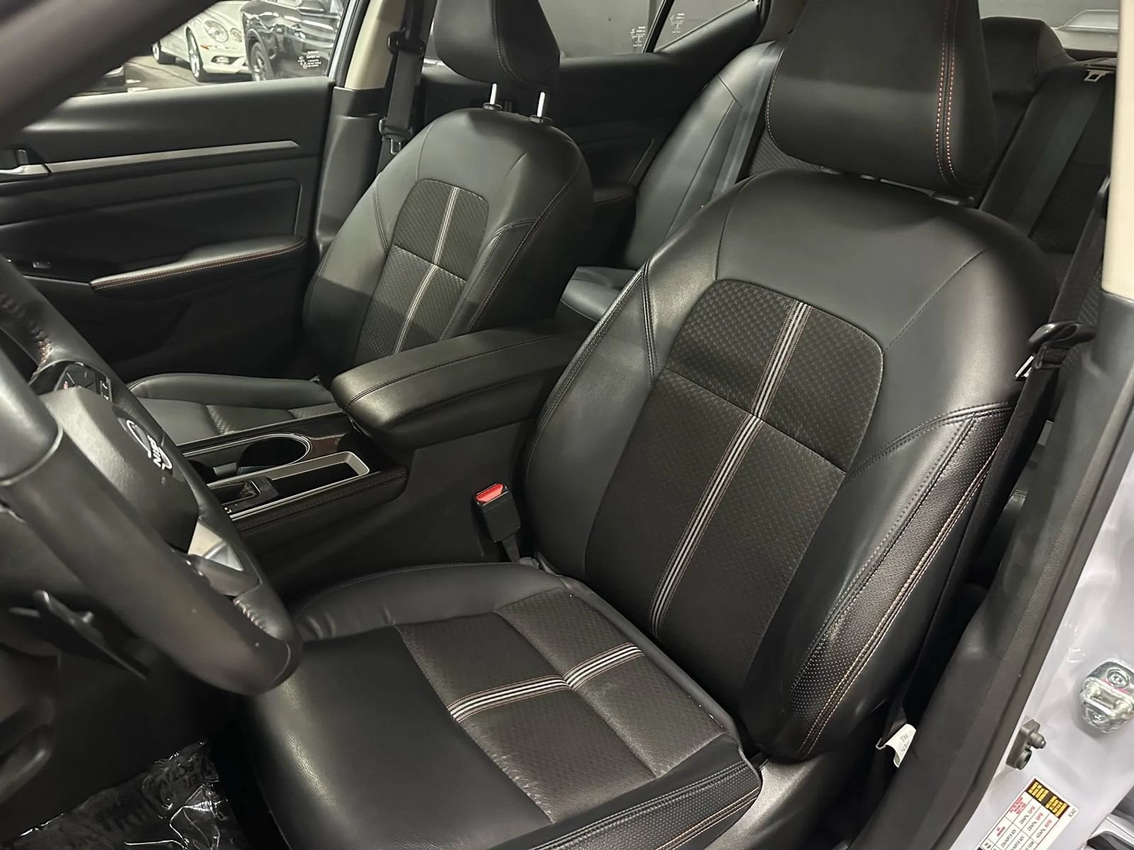 Used 2024 Nissan Altima 2.5 SR FWD image 13