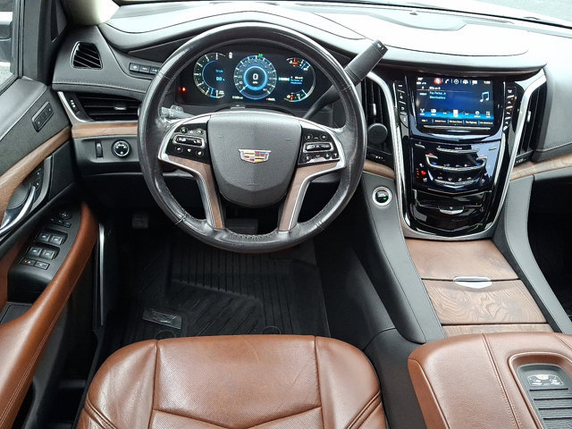 Used 2020 Cadillac Escalade Luxury image 14