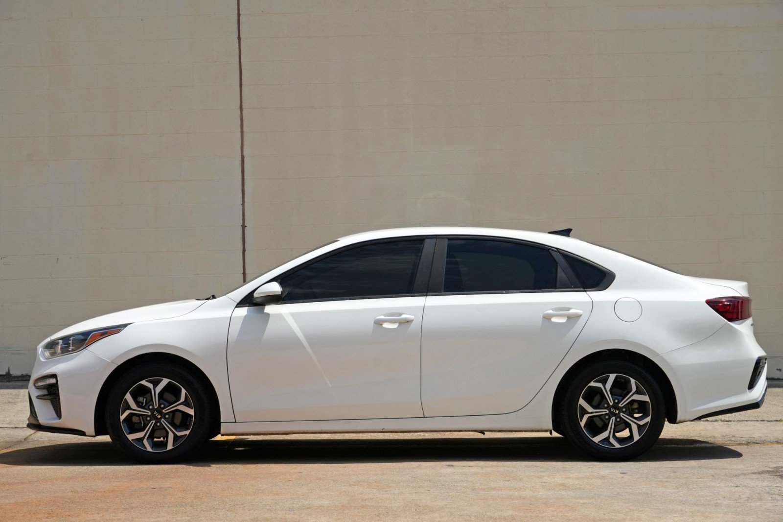 Used 2019 Kia Forte LXS FWD image 8