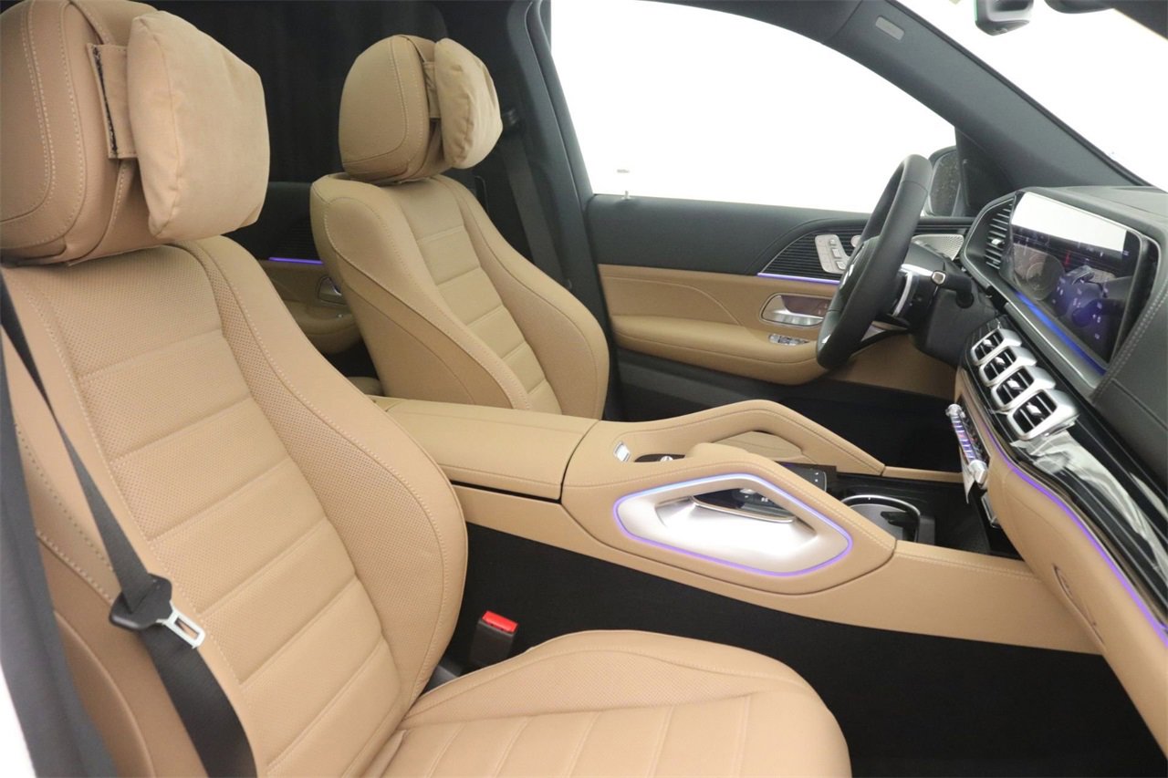 New 2026 Mercedes-Benz GLS 580 4MATIC image 9