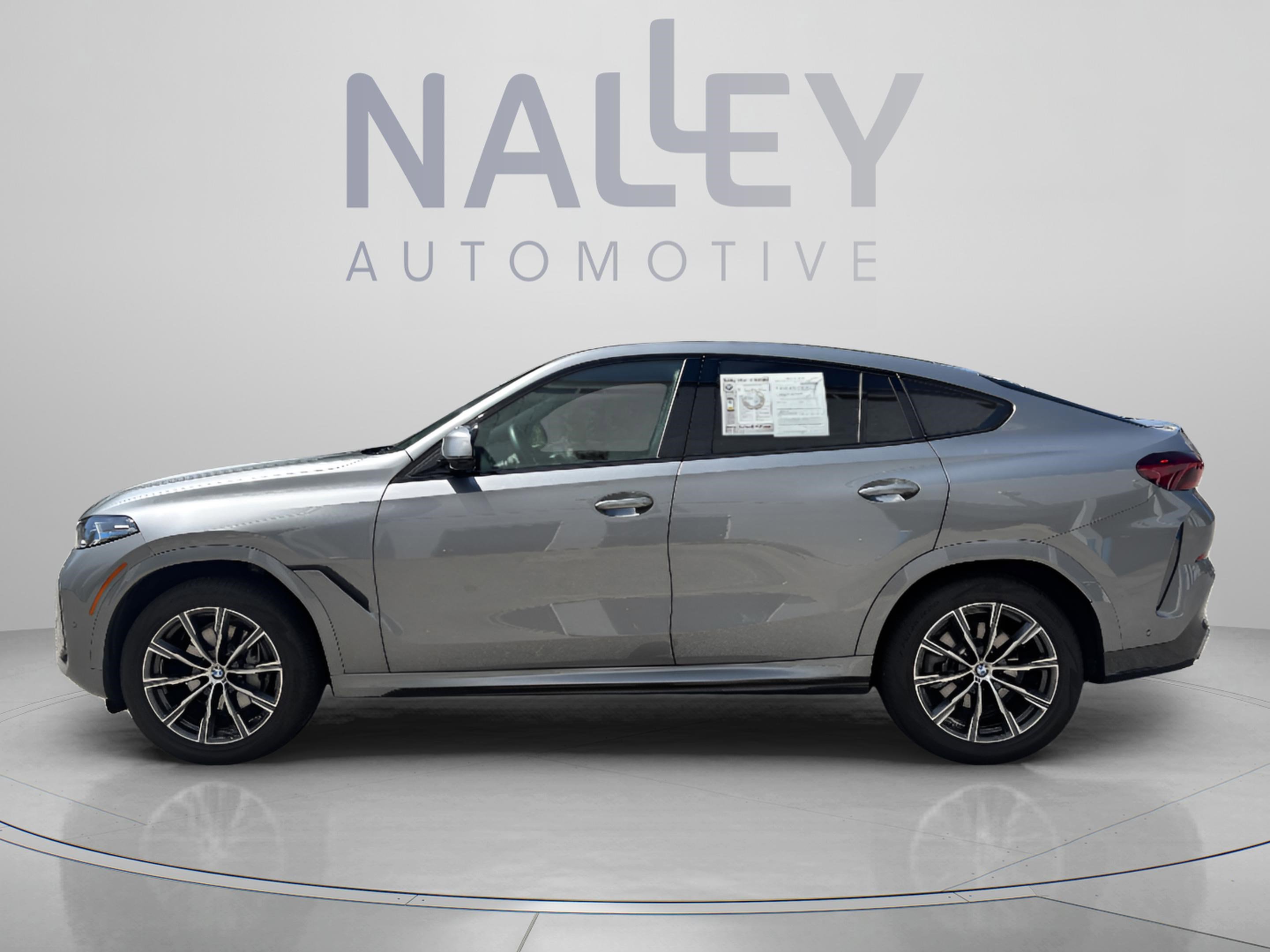 Used 2025 BMW X6 xDrive40i AWD/4WD image 2