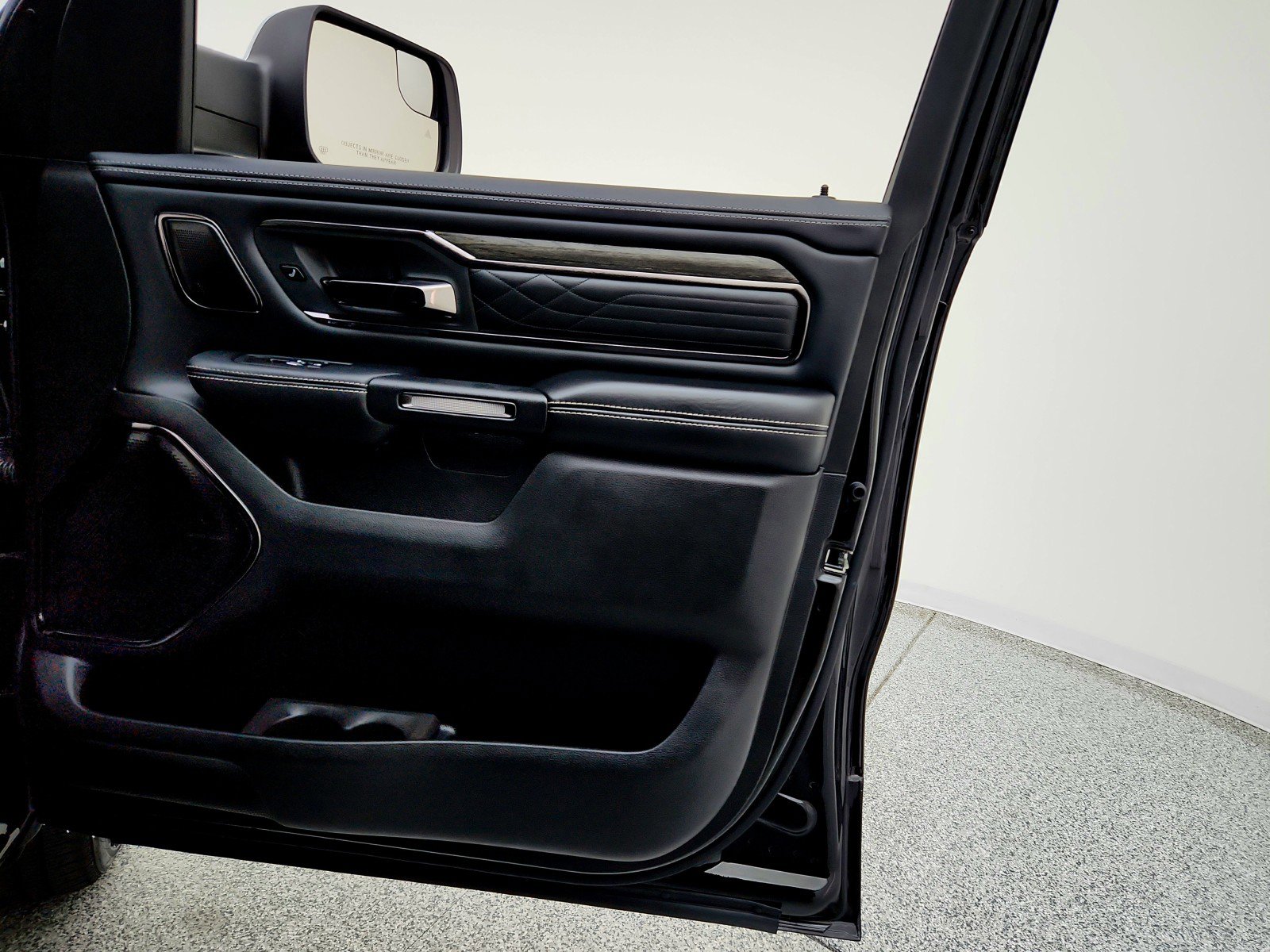 Used 2025 RAM 1500 Limited w/ Bed Utility Group image 19