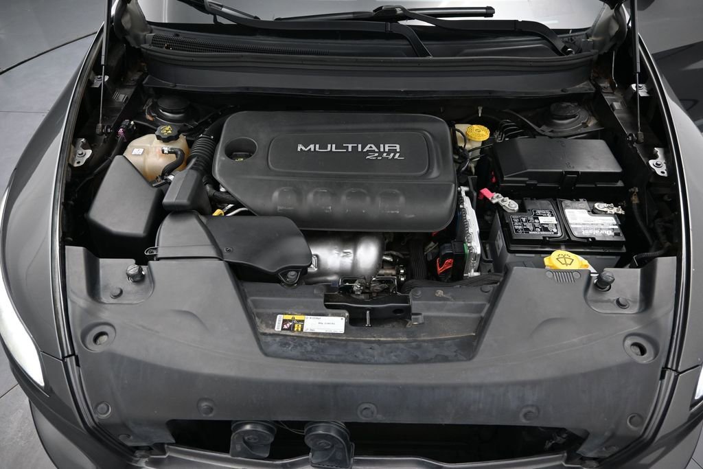 Used 2016 Jeep Cherokee Latitude FWD image 12