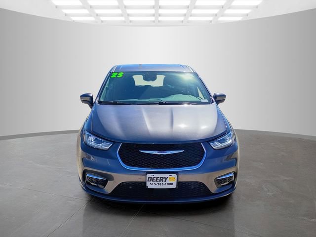 Used 2023 Chrysler Pacifica Touring-L image 4