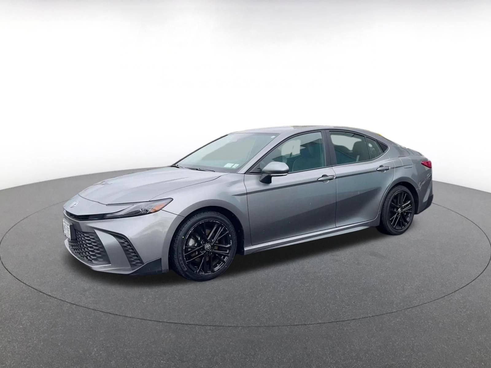 Used 2025 Toyota Camry SE FWD image 8