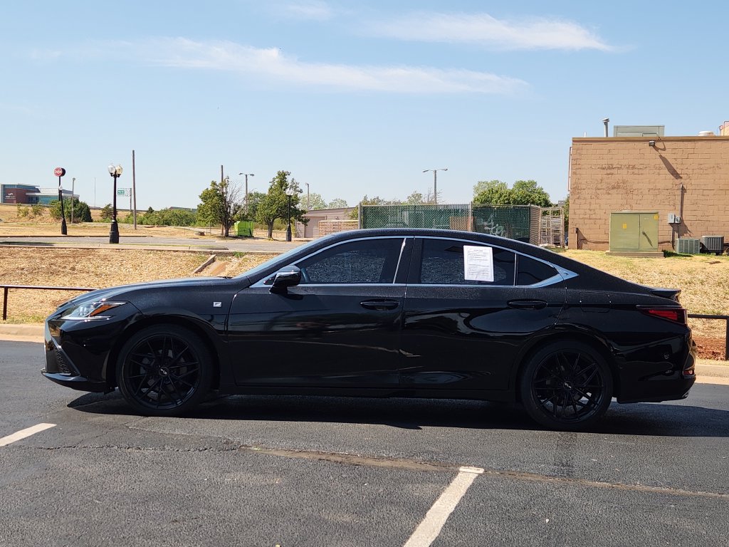 Used 2022 Lexus ES 350 F Sport w/ Accessory Package 2 FWD image 4