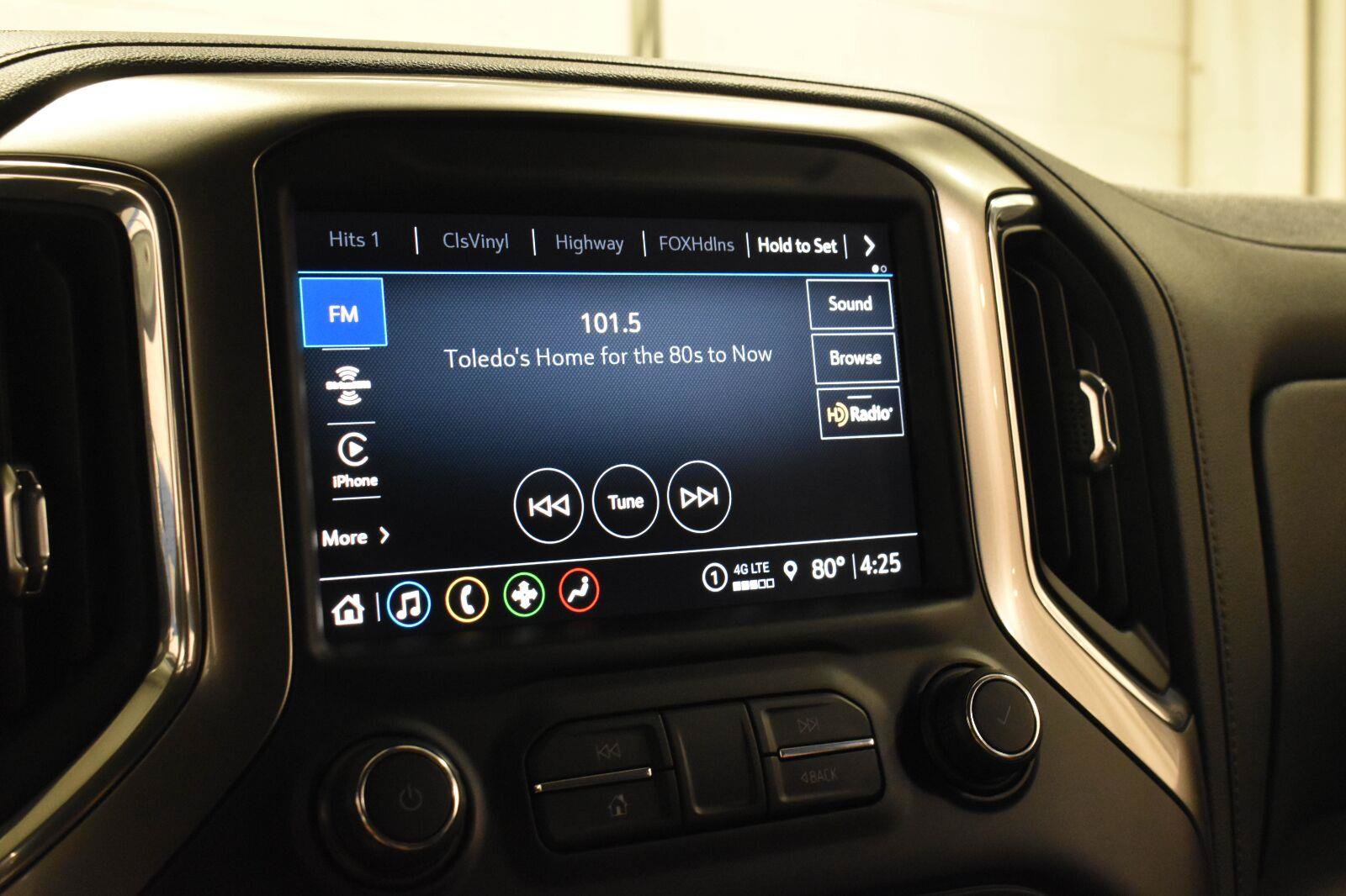 Used 2021 Chevrolet Silverado 1500 LT Trail Boss w/ Convenience Package II AWD/4WD image 14
