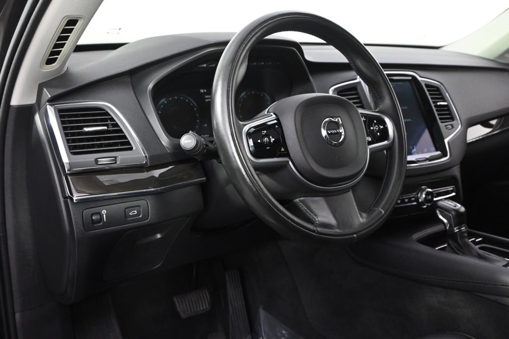 Used 2018 Volvo XC90 T5 Momentum w/ Convenience Package AWD/4WD image 12