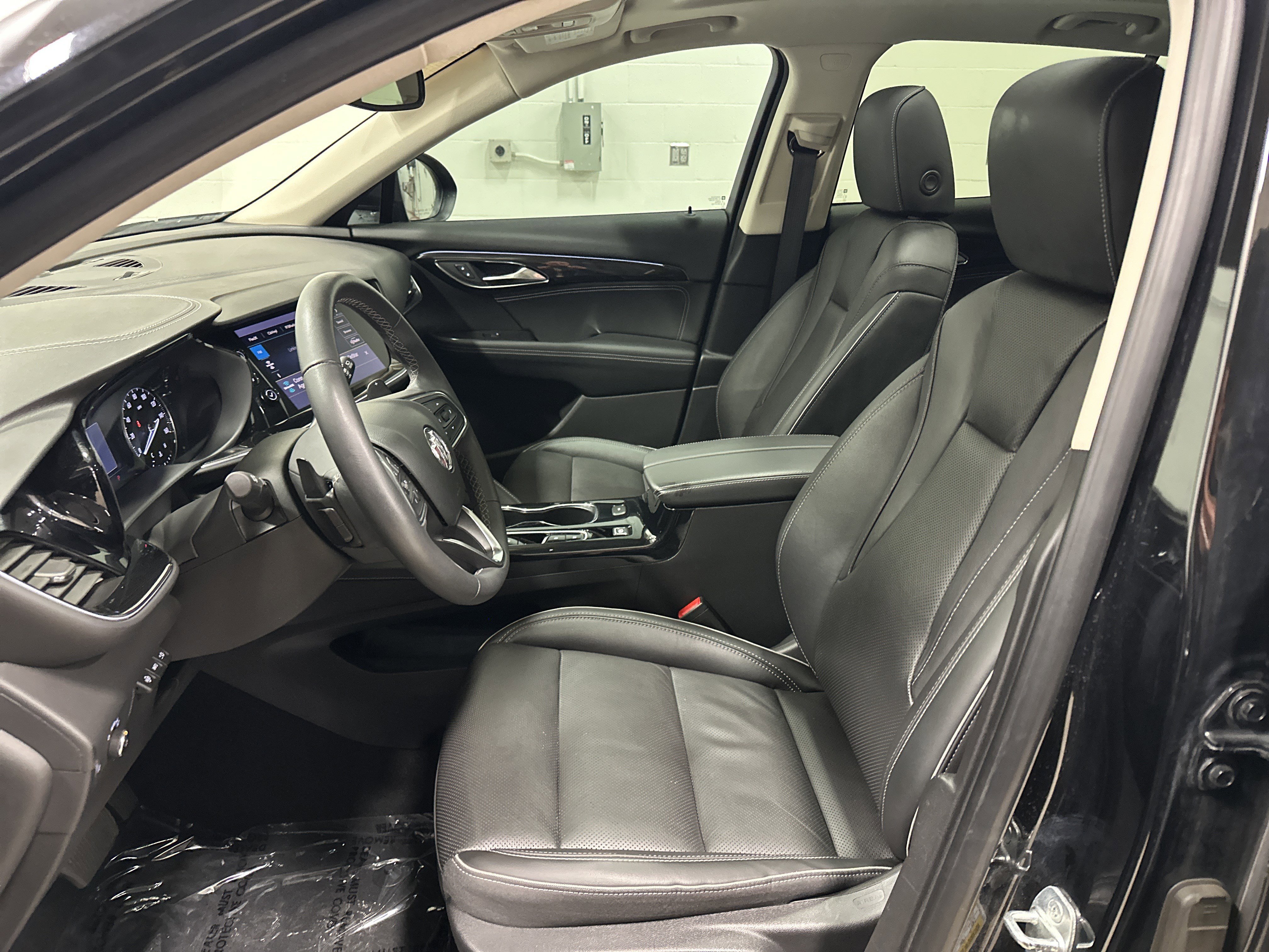 Used 2021 Buick Envision Essence w/ Technology Package I image 16