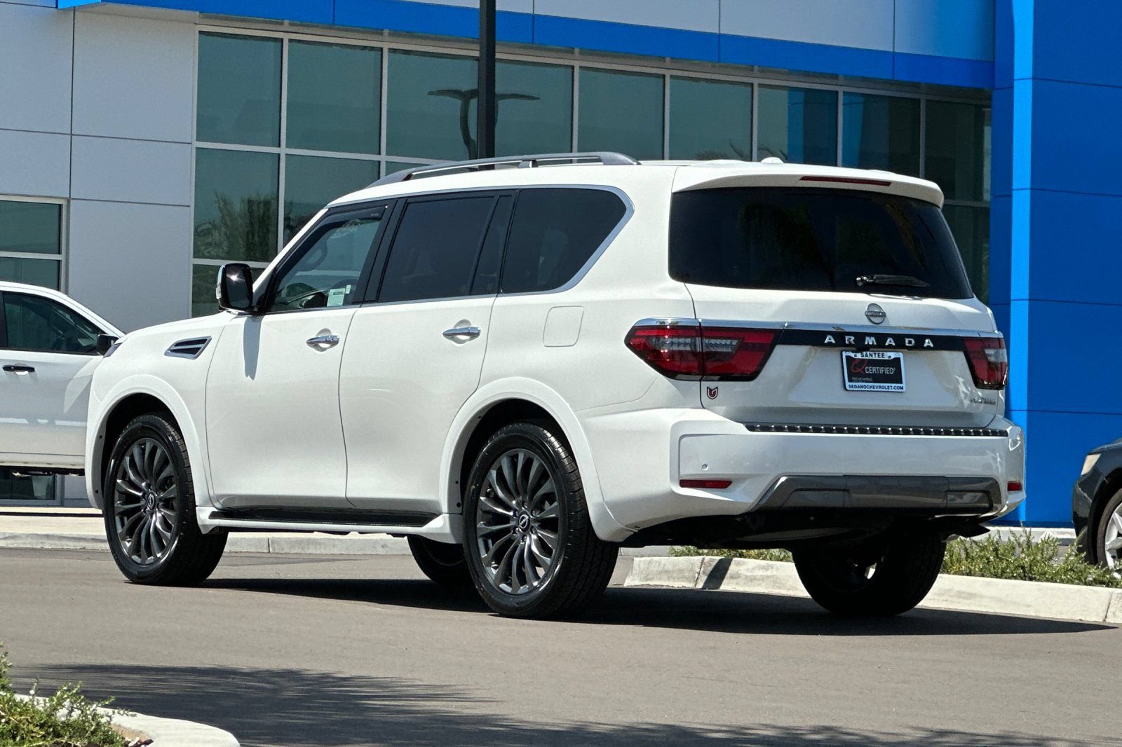 Used 2023 Nissan Armada Platinum w/ Captain's Chairs Package AWD/4WD image 6