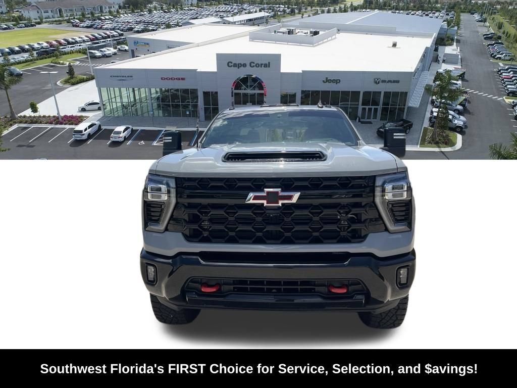 Used 2024 Chevrolet Silverado 2500 ZR2 w/ Technology Package AWD/4WD image 2