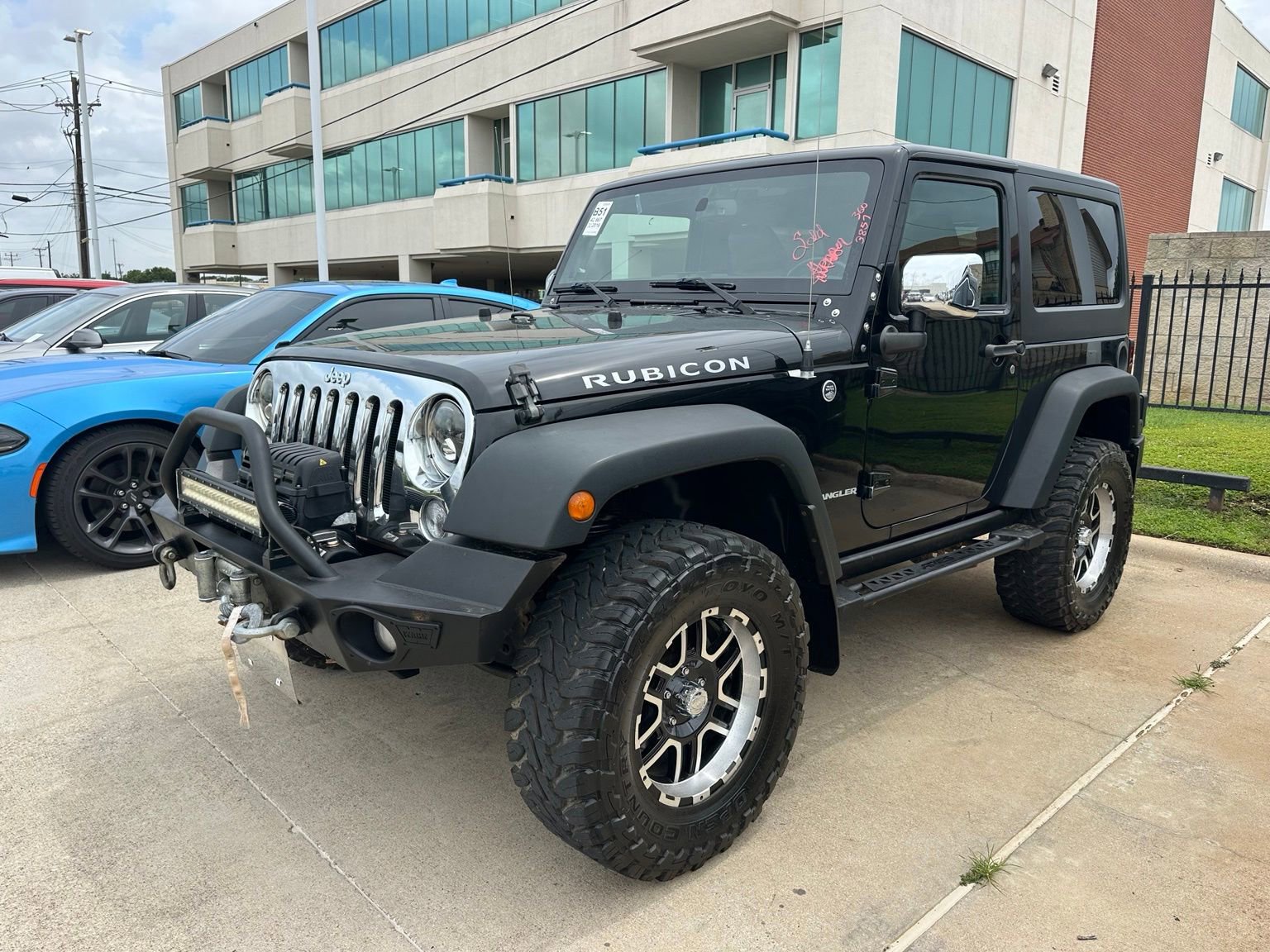 Used 2016 Jeep Wrangler Rubicon w/ Connectivity Group AWD/4WD image 2
