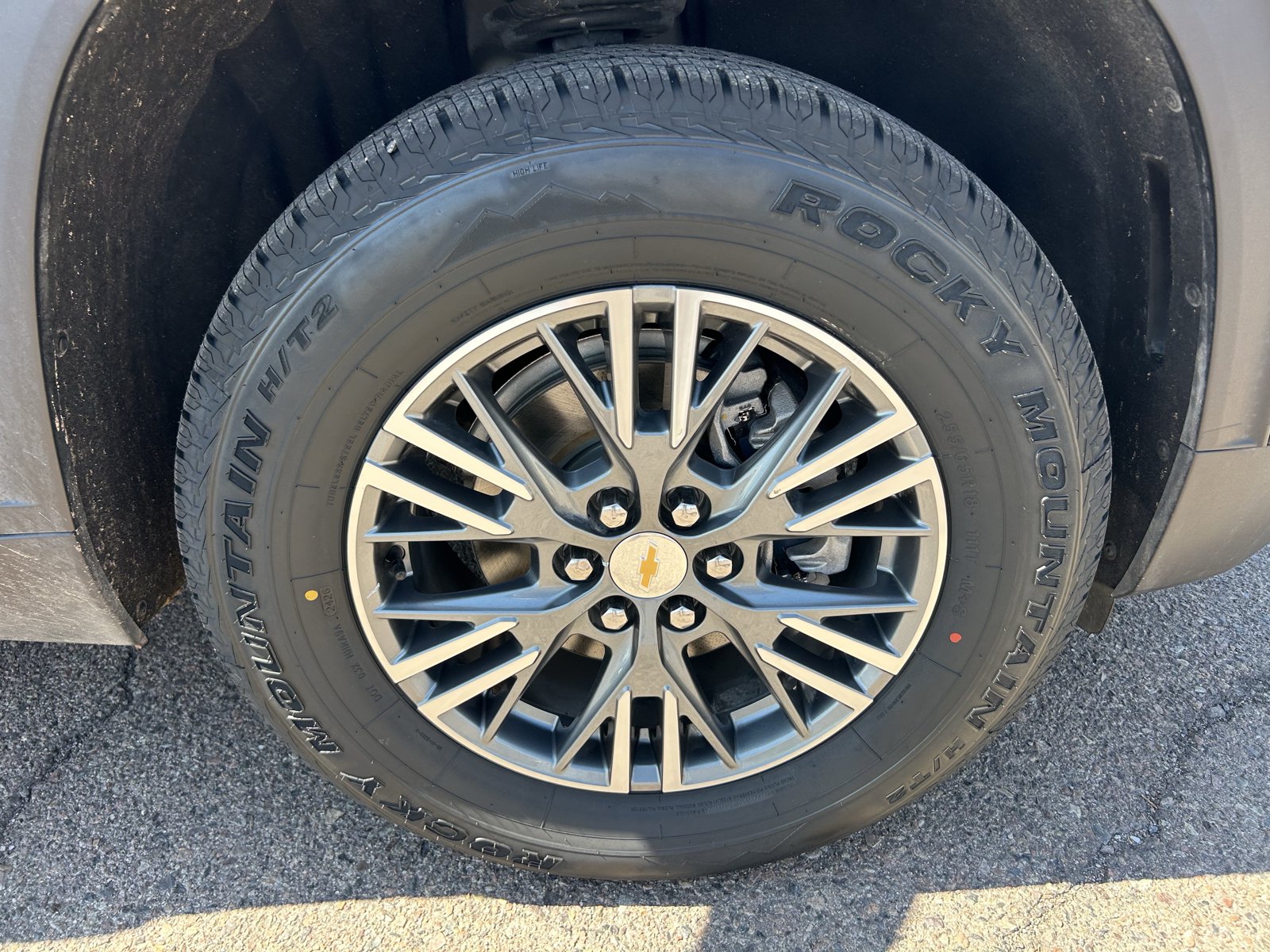 Certified 2025 Chevrolet Traverse LT FWD image 9