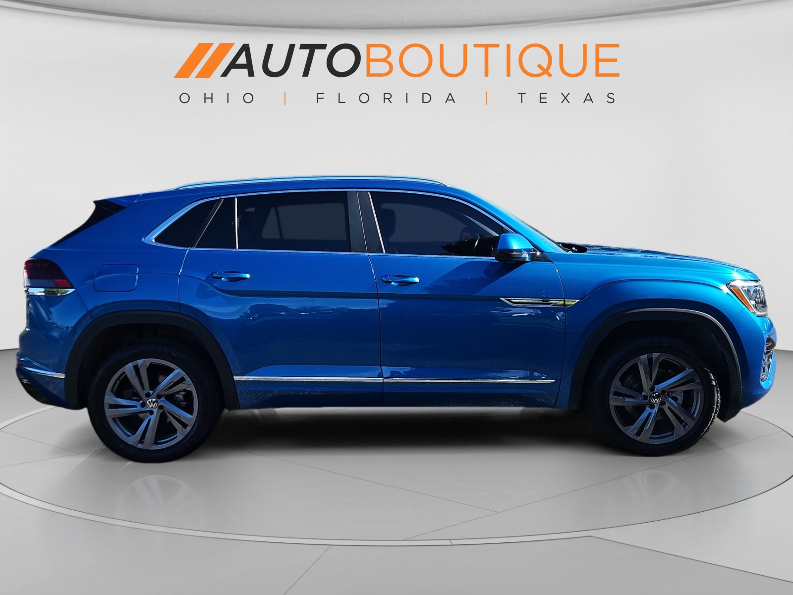 Used 2024 Volkswagen Atlas Cross Sport SEL R-Line AWD/4WD image 6