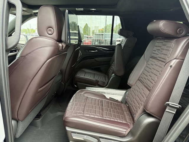 Used 2021 Cadillac Escalade Sport Platinum AWD/4WD image 16