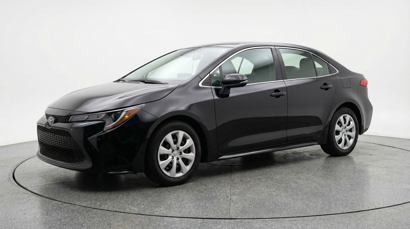 Used 2025 Toyota Corolla LE image 3