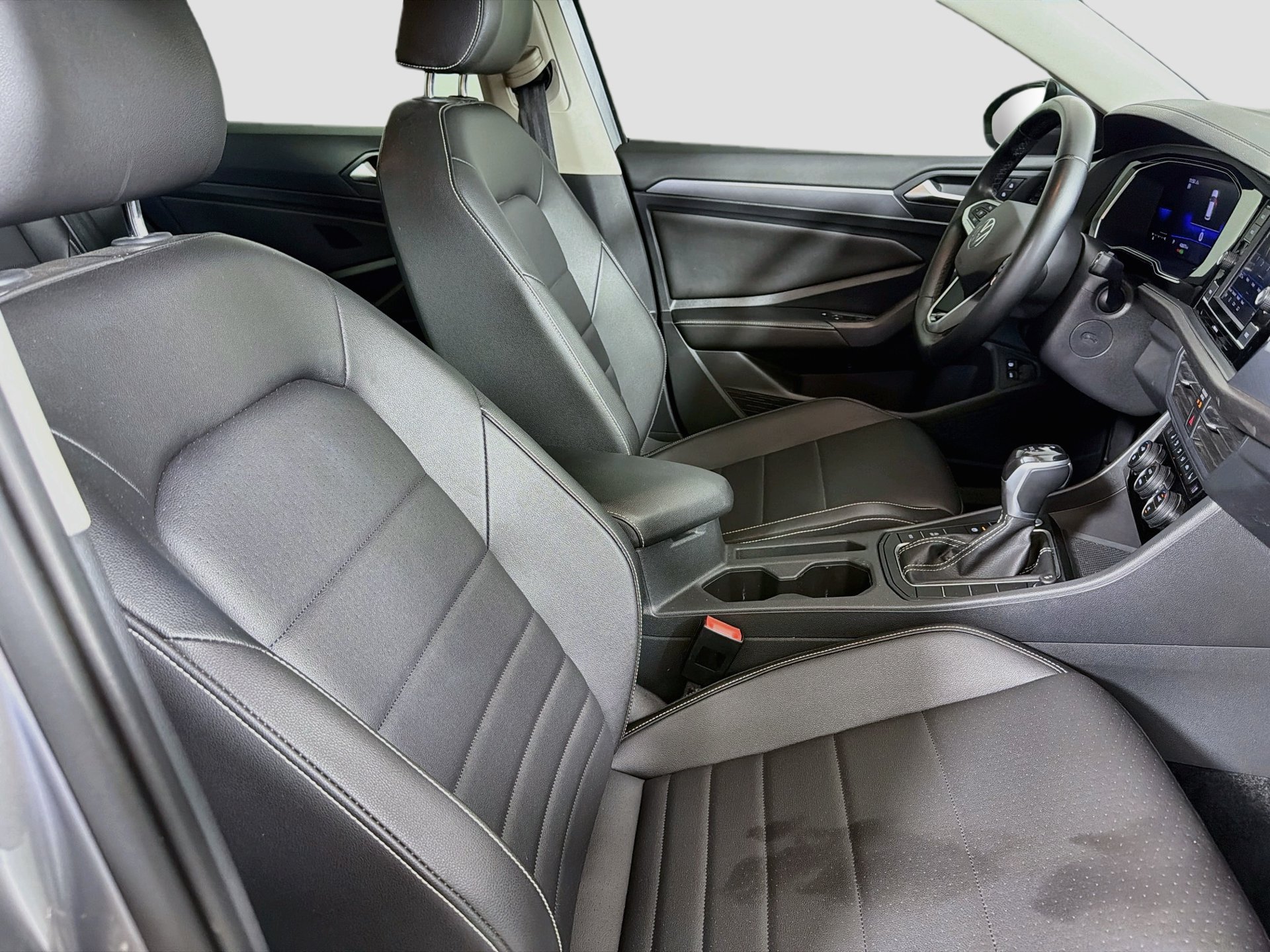 Certified 2023 Volkswagen Jetta SE FWD image 25
