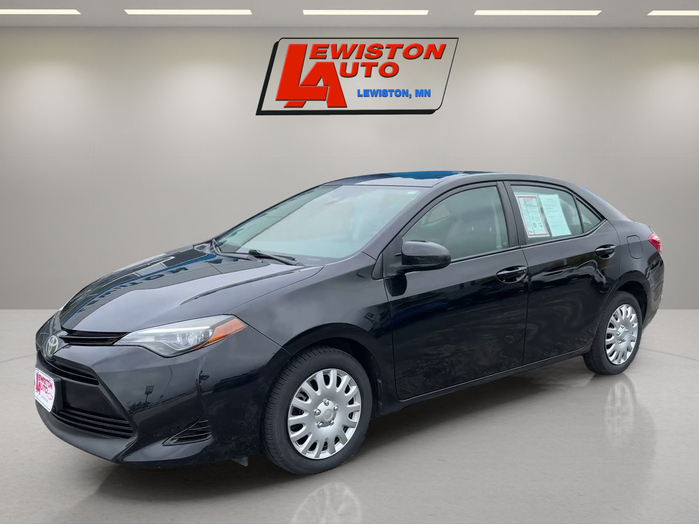 Used 2017 Toyota Corolla LE w/ Carpet Mat Package (TMS) FWD image 1