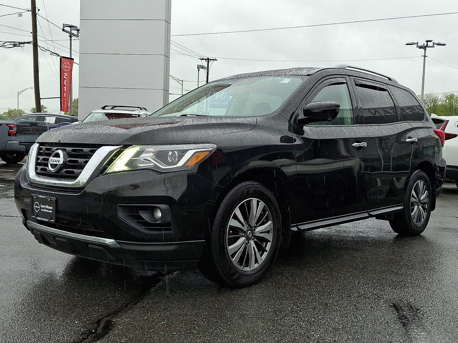 Used 2019 Nissan Pathfinder SL AWD/4WD image 3