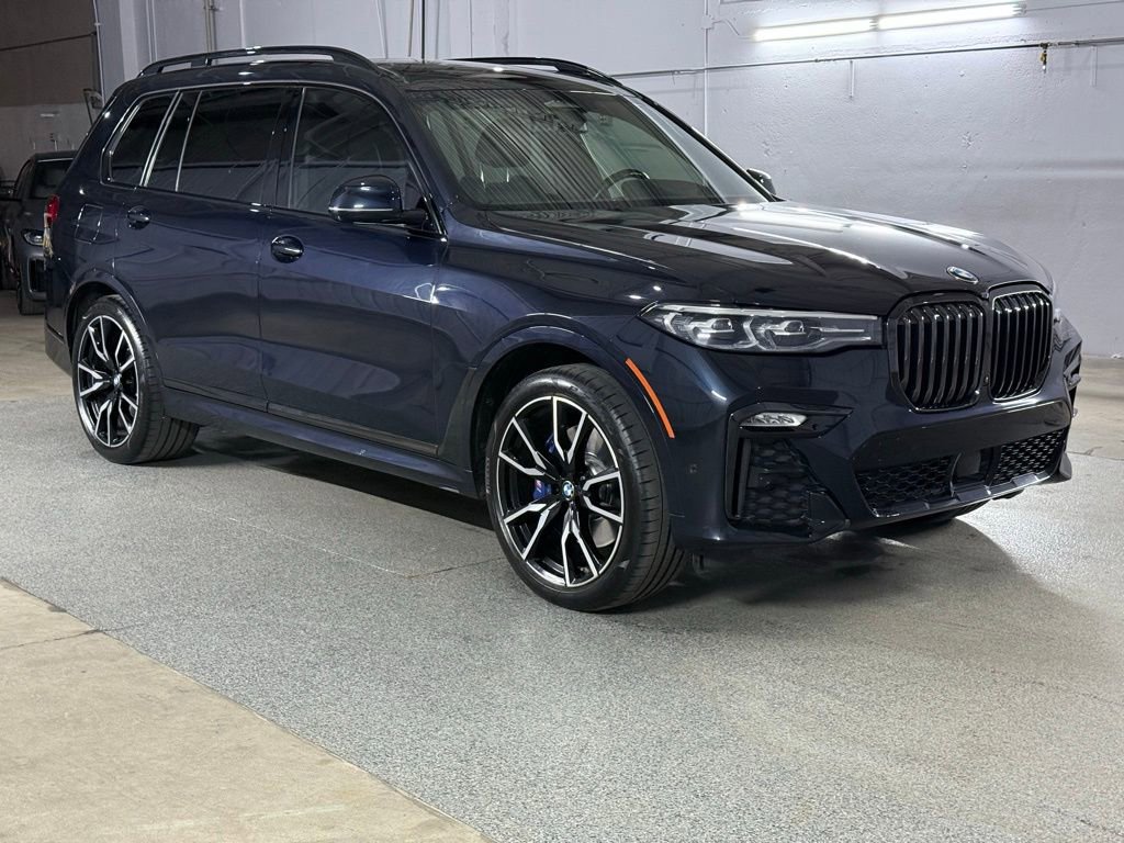 Used 2021 BMW X7 xDrive40i w/ M Sport Package AWD/4WD image 4