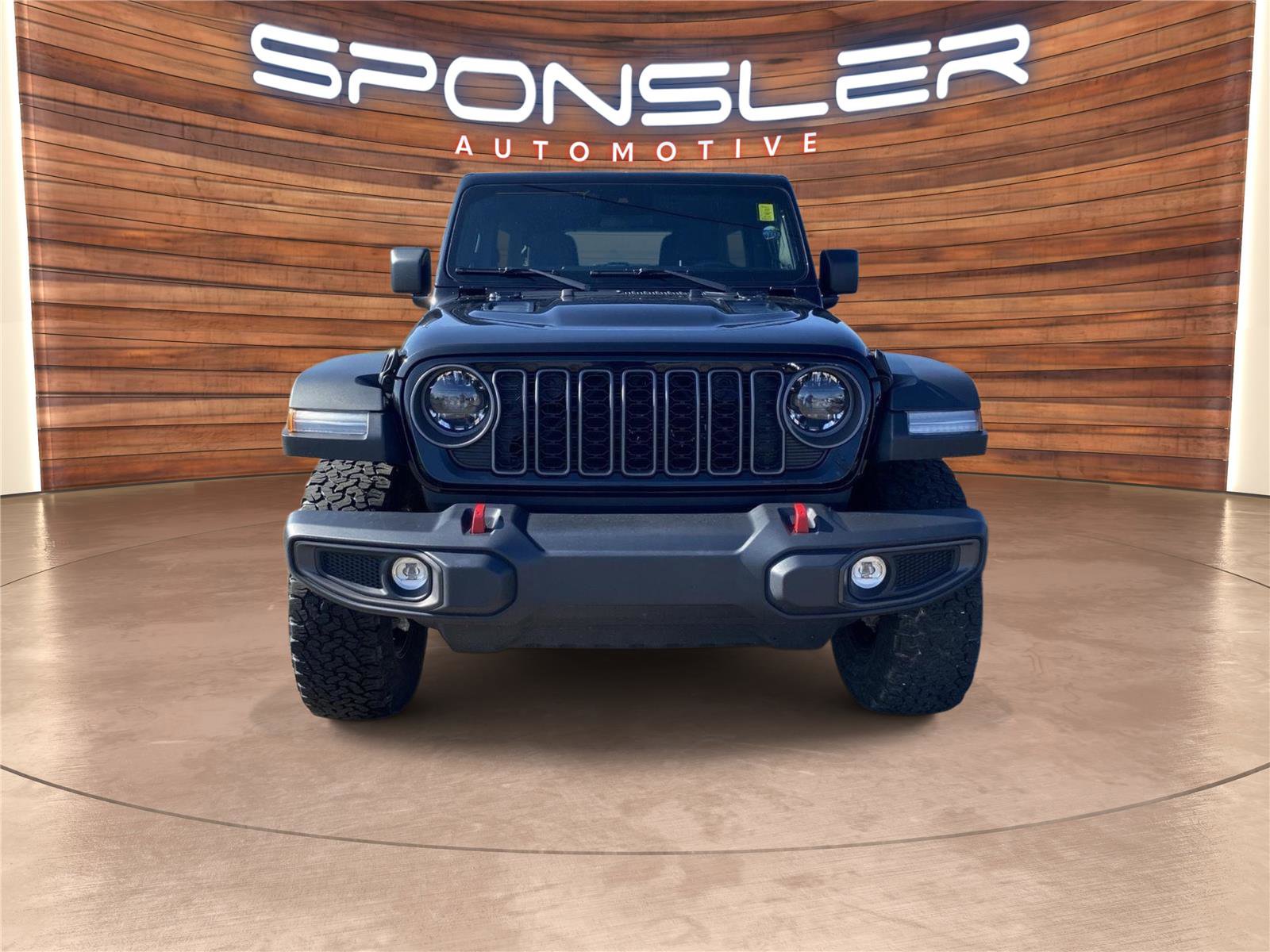 Used 2025 Jeep Wrangler Unlimited Rubicon w/ Convenience Group AWD/4WD image 10