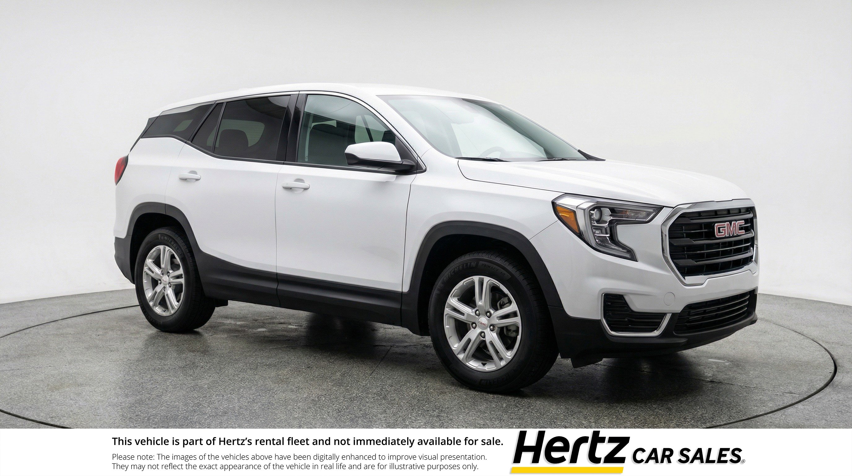 Used 2024 GMC Terrain SLE image 1