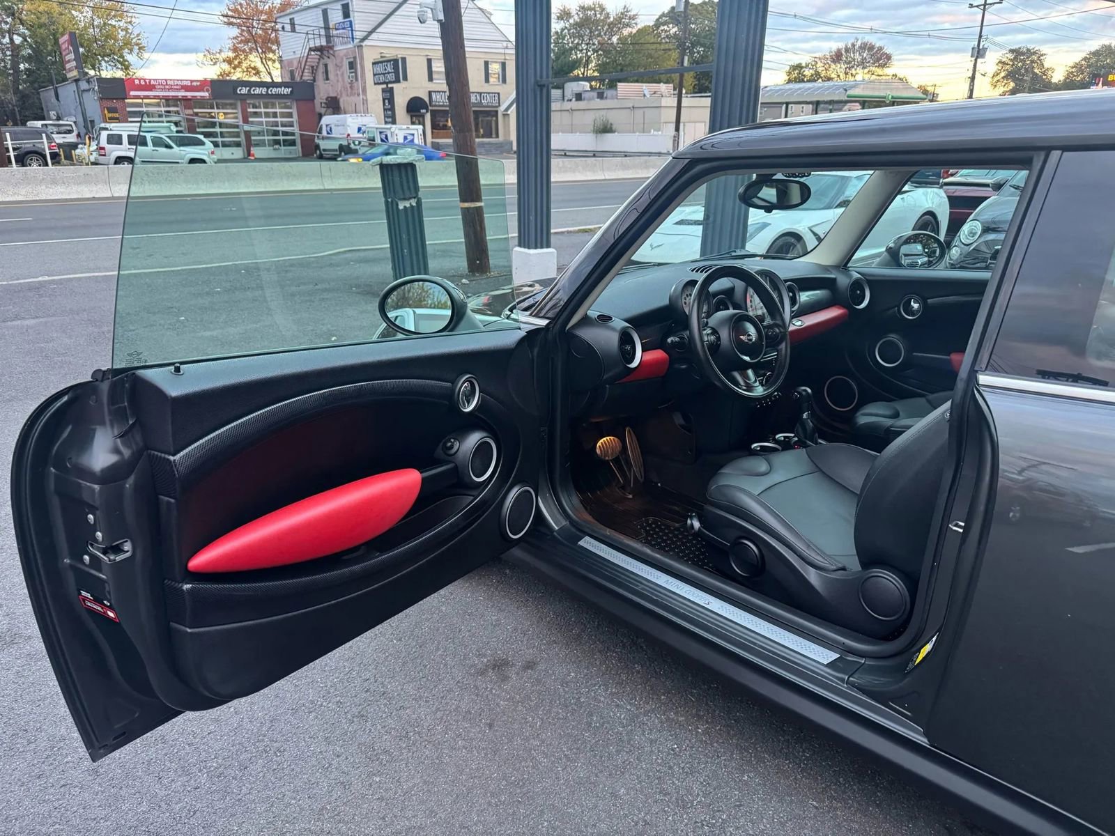 Used 2011 MINI Cooper S image 16