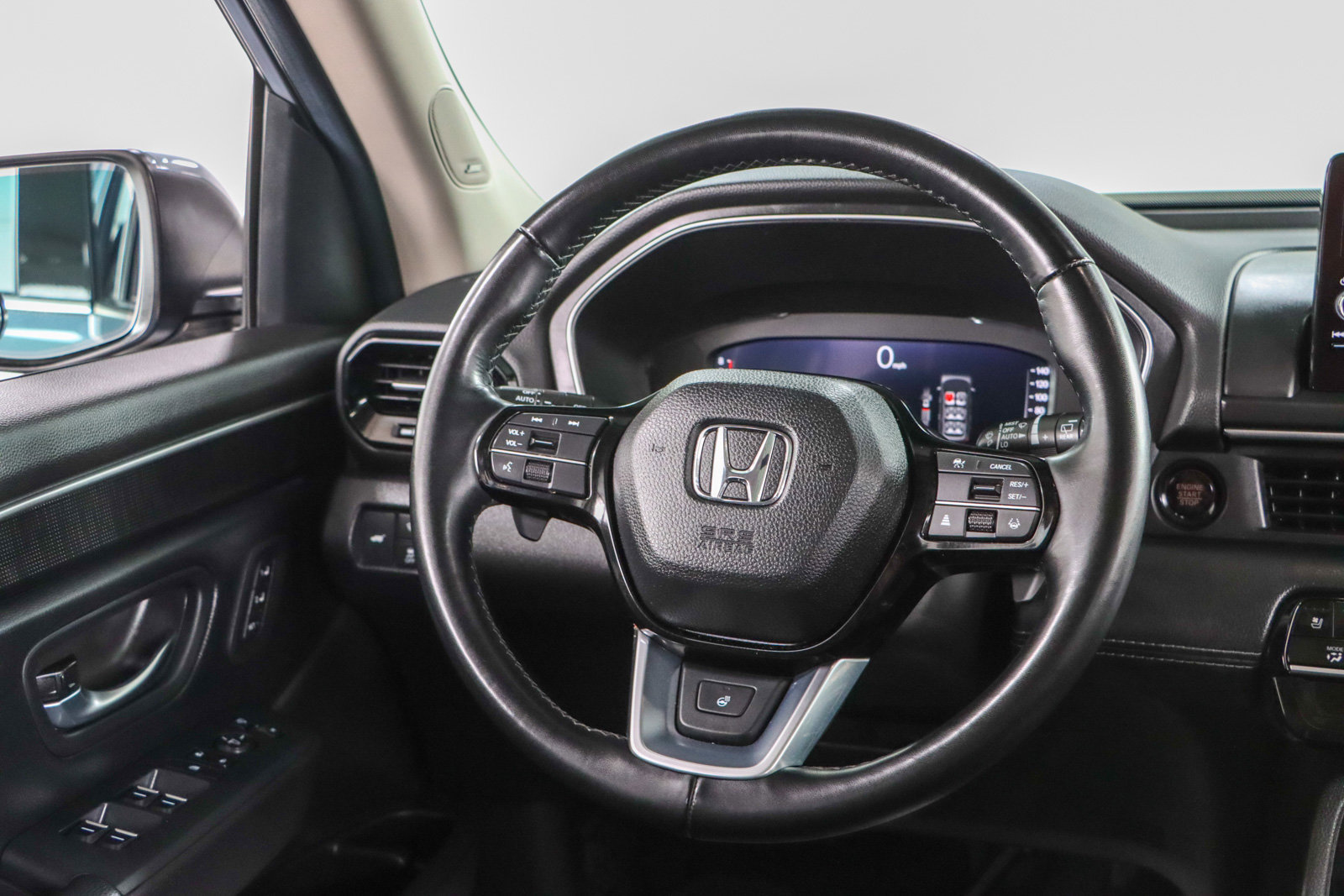 Used 2025 Honda Pilot Elite image 12