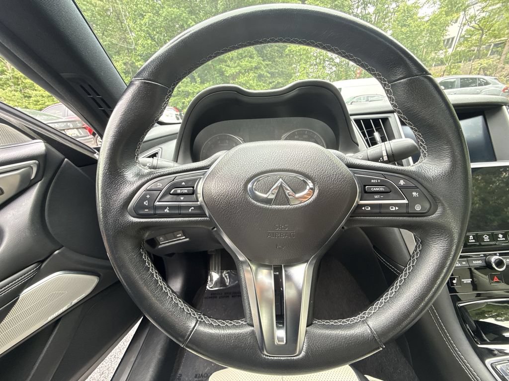 Used 2022 INFINITI Q60 3.0t Luxe w/ Essential Package AWD/4WD image 11