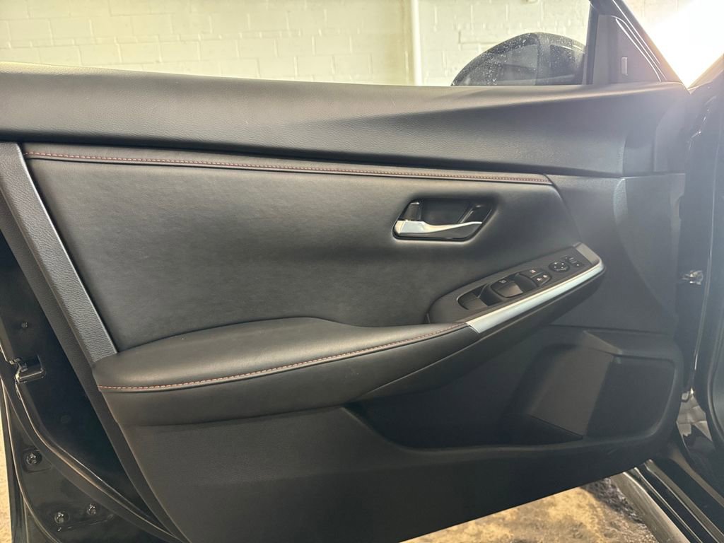 Used 2025 Nissan Sentra SR FWD image 11