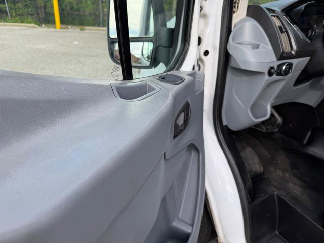 Used 2018 Ford Transit 250 130 Low Roof RWD image 20