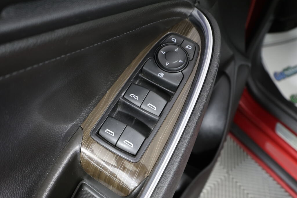 Used 2016 Chevrolet Malibu Premier FWD image 30