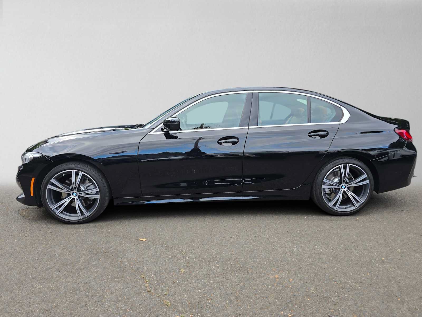 Used 2024 BMW 330i xDrive Sedan w/ Convenience Package AWD/4WD image 6