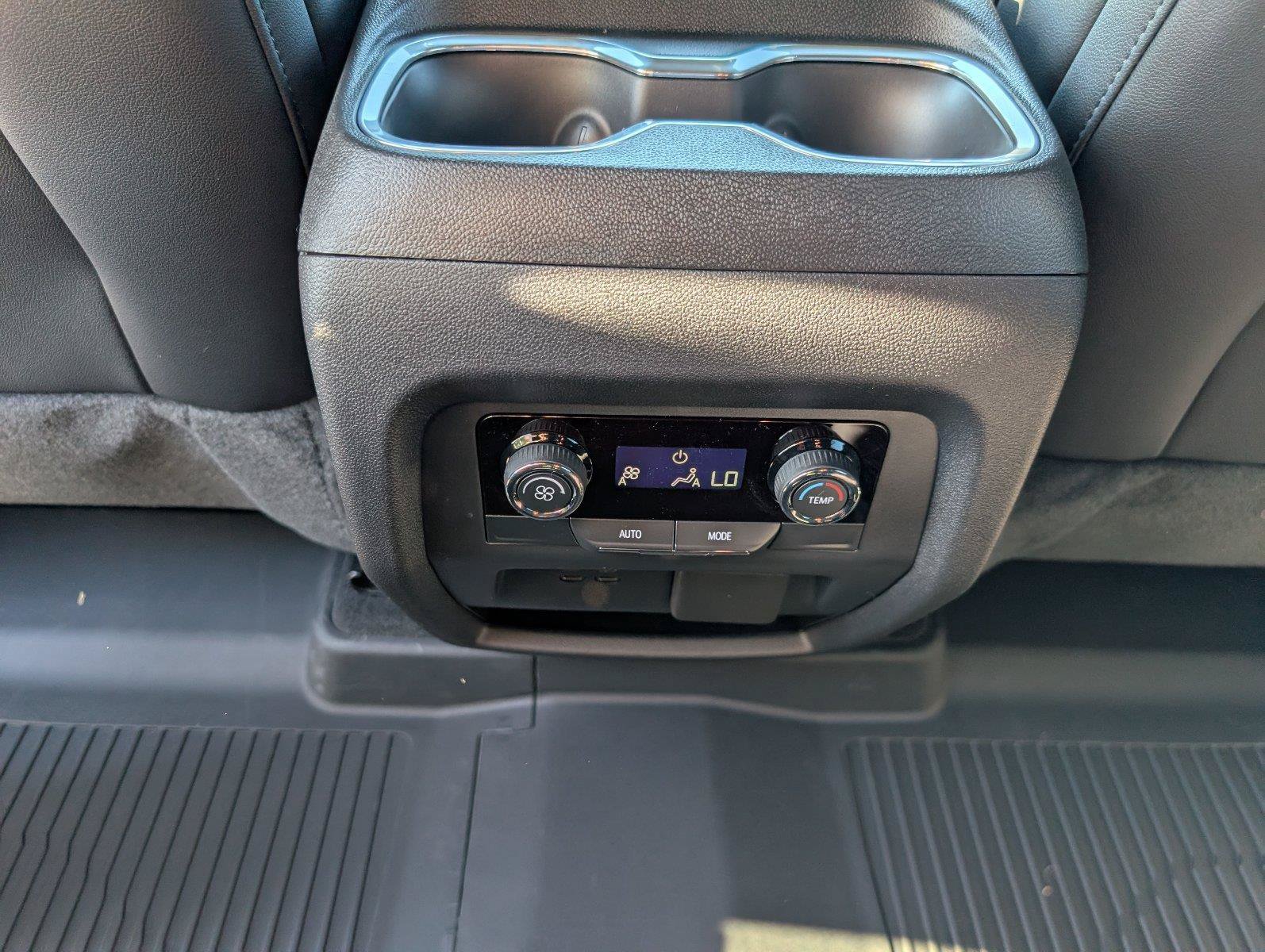 New 2027 Chevrolet Traverse LT w/ Driver Confidence Package FWD image 25