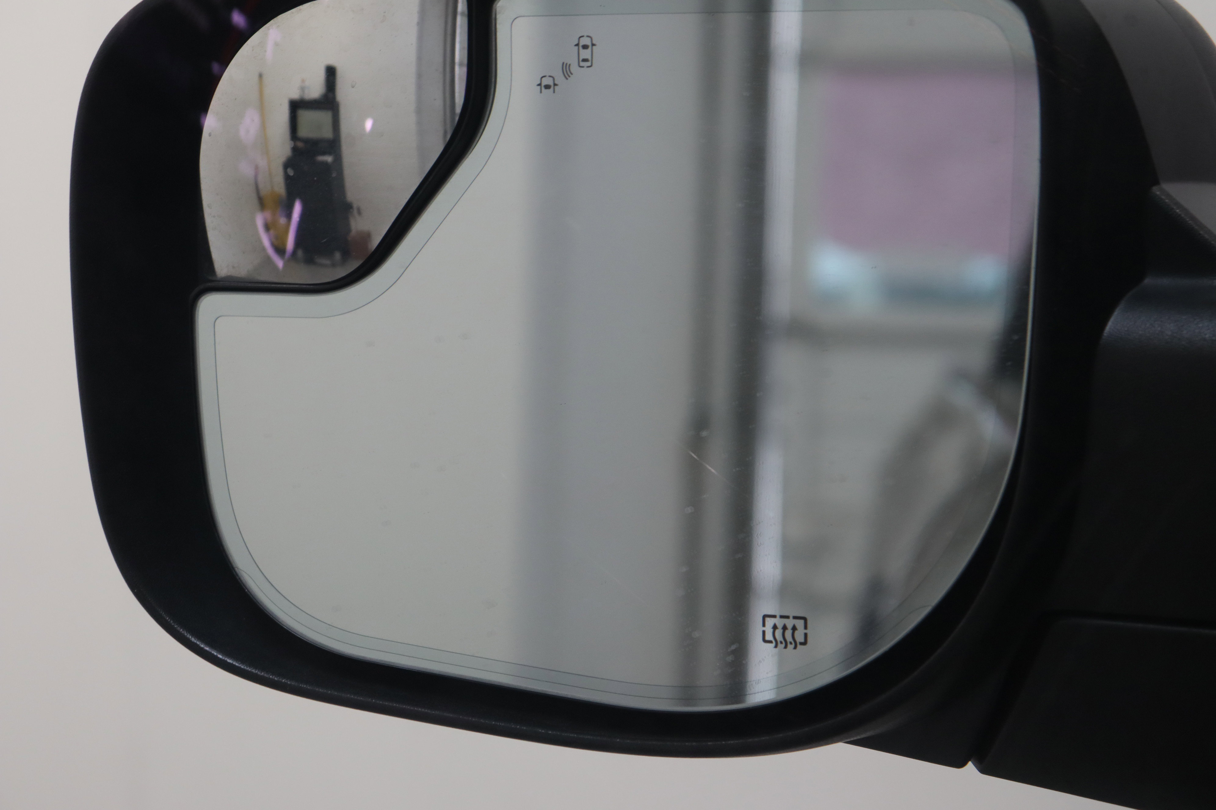 Used 2022 Nissan Titan PRO-4X w/ Pro-4x Convenience Package image 24