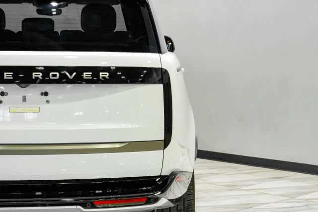 Used 2025 Land Rover Range Rover SE AWD/4WD image 56
