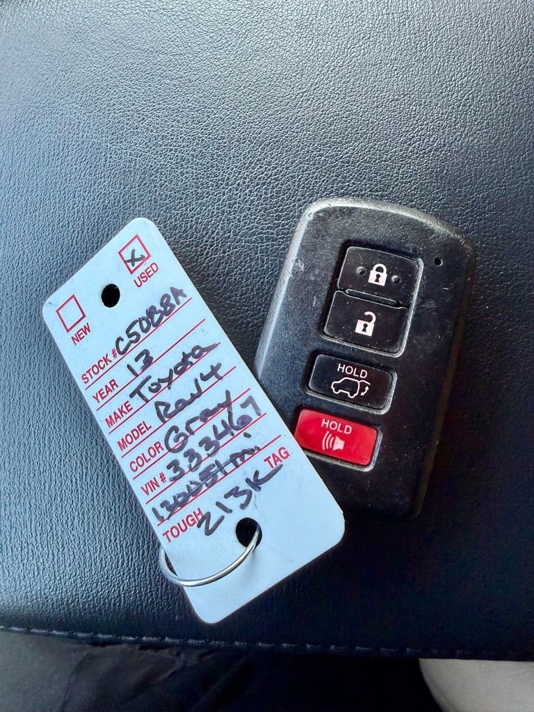 Used 2013 Toyota RAV4 Limited image 39