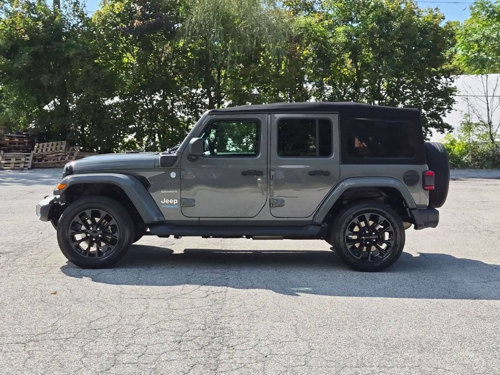 Used 2021 Jeep Wrangler Unlimited Sahara w/ Cold Weather Group AWD/4WD image 9
