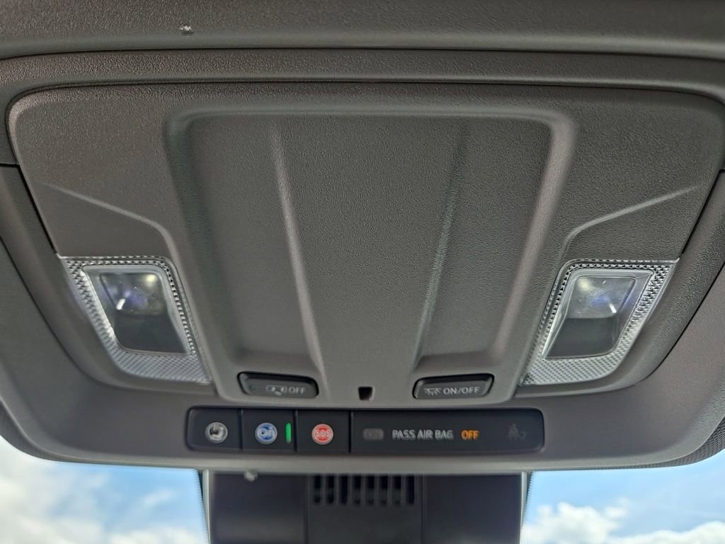 Used 2023 Chevrolet Silverado 1500 Custom image 36