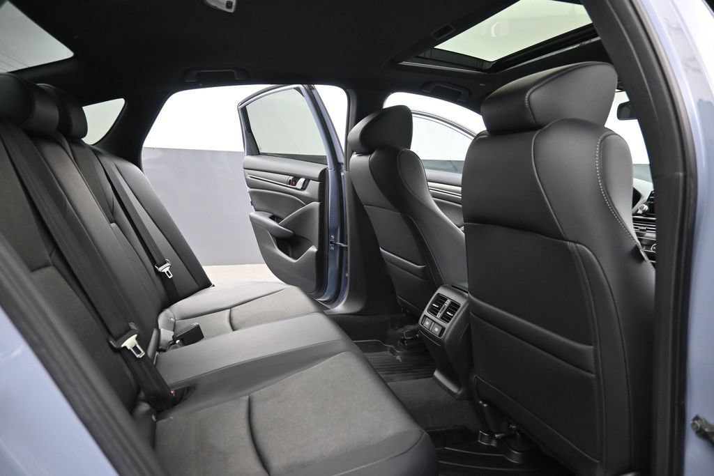 Used 2022 Honda Accord Sport image 4