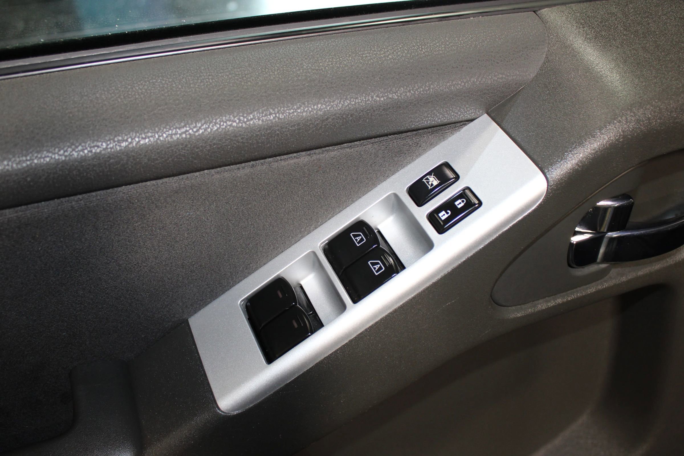 Used 2009 Nissan Pathfinder SE RWD image 9