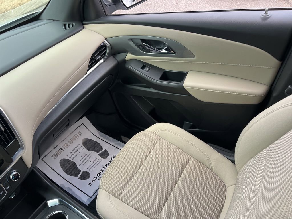 Used 2022 Chevrolet Traverse LS image 27