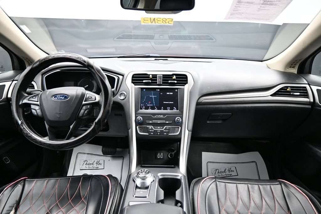 Used 2019 Ford Fusion SE FWD image 12