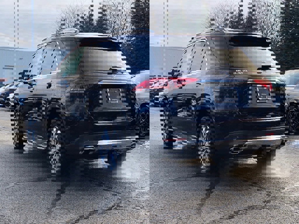 Used 2022 Mercedes-Benz GLE 350 4MATIC w/ Premium Package image 4