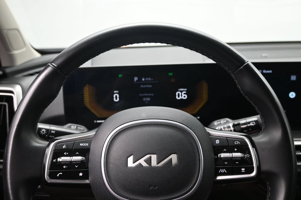 Used 2024 Kia Sorento S FWD image 12