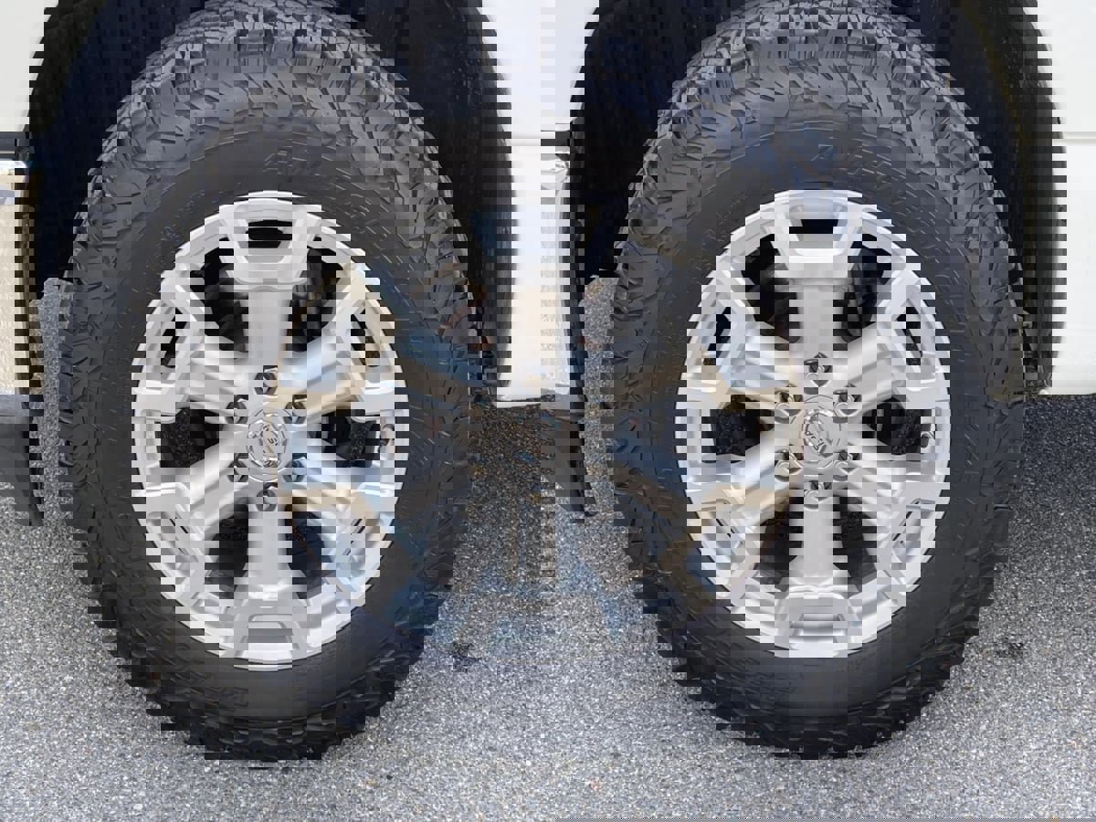 Used 2016 Nissan Titan SL image 39