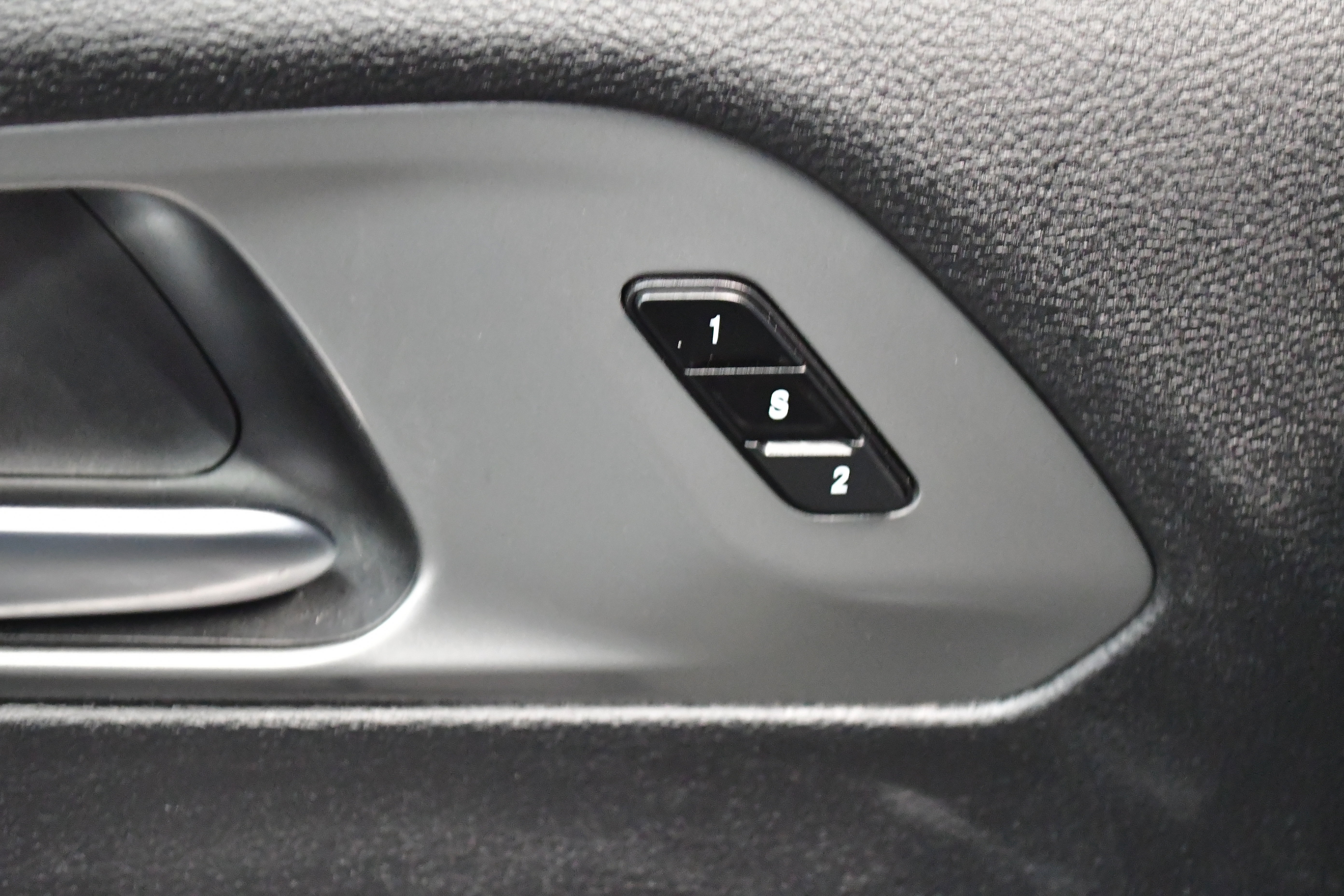 Used 2025 Chrysler Pacifica Select FWD image 18