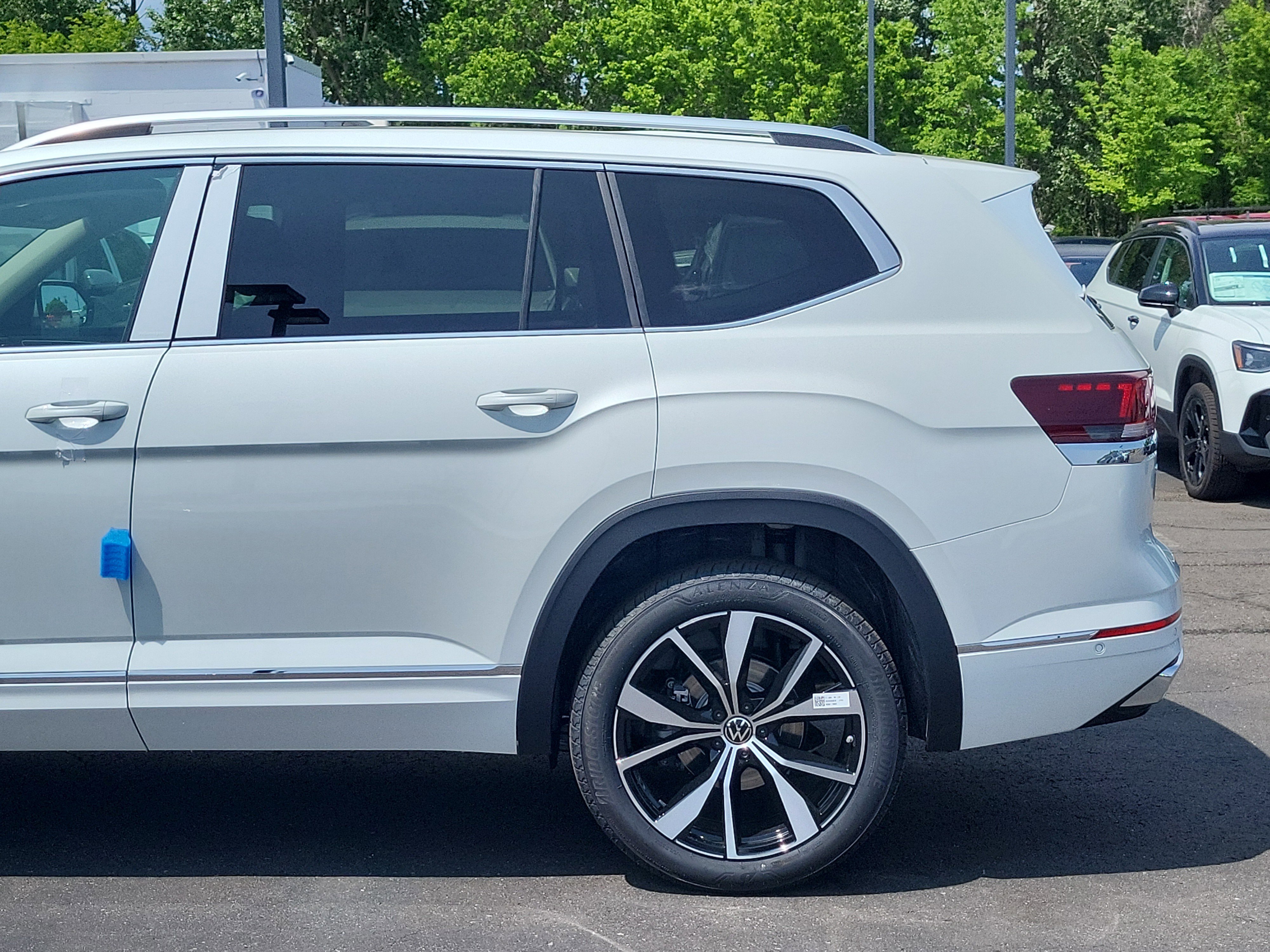 New 2025 Volkswagen Atlas SEL Premium R-Line image 4