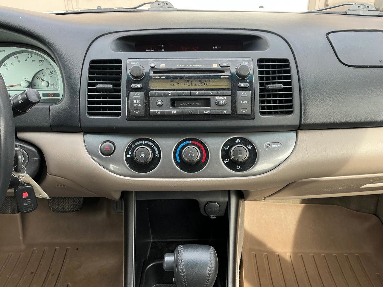 Used 2002 Toyota Camry XLE FWD image 15