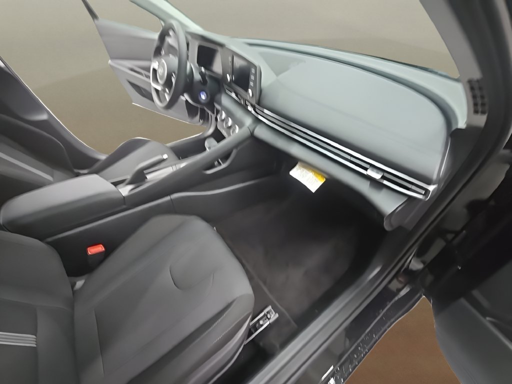 New 2026 Hyundai Elantra SE FWD image 25